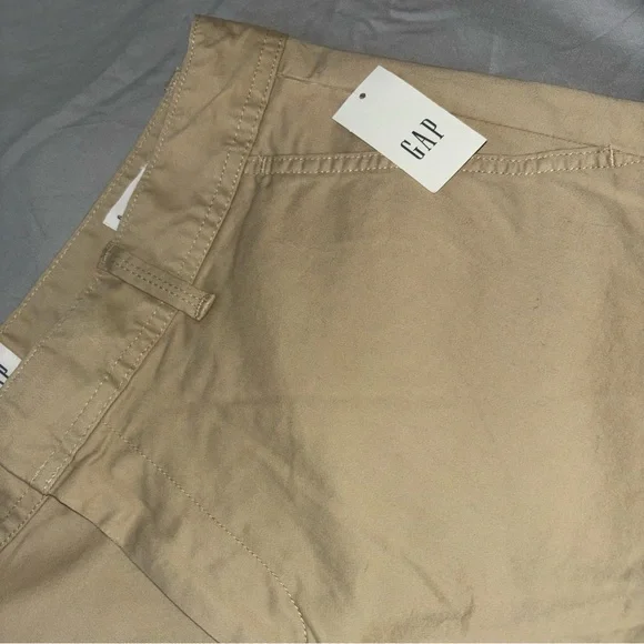 GAP Tan Women's Shorts - Picture 2 of 8